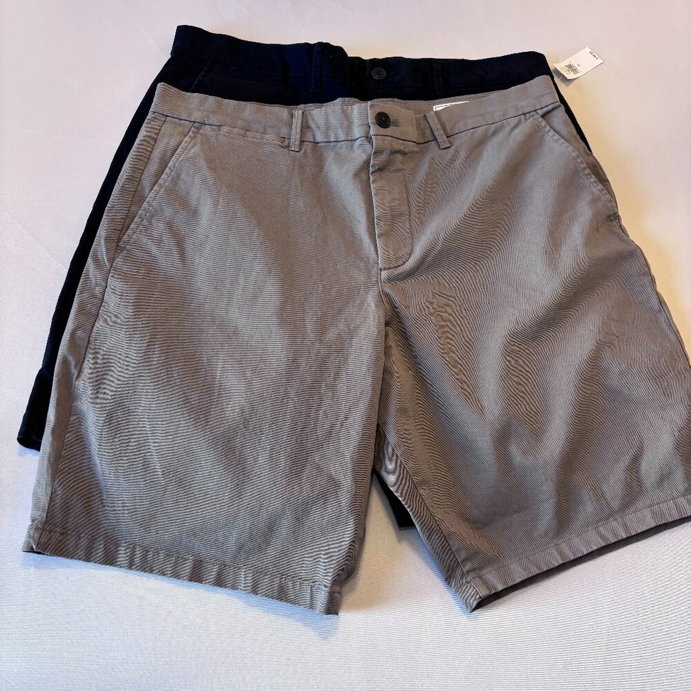 2 Pairs Gap Men's 10” Shorts Casual Dress Chinos 34” Navy & Gray